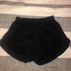 Lululemon Black Hotty Hot Short High Rise 2.5"